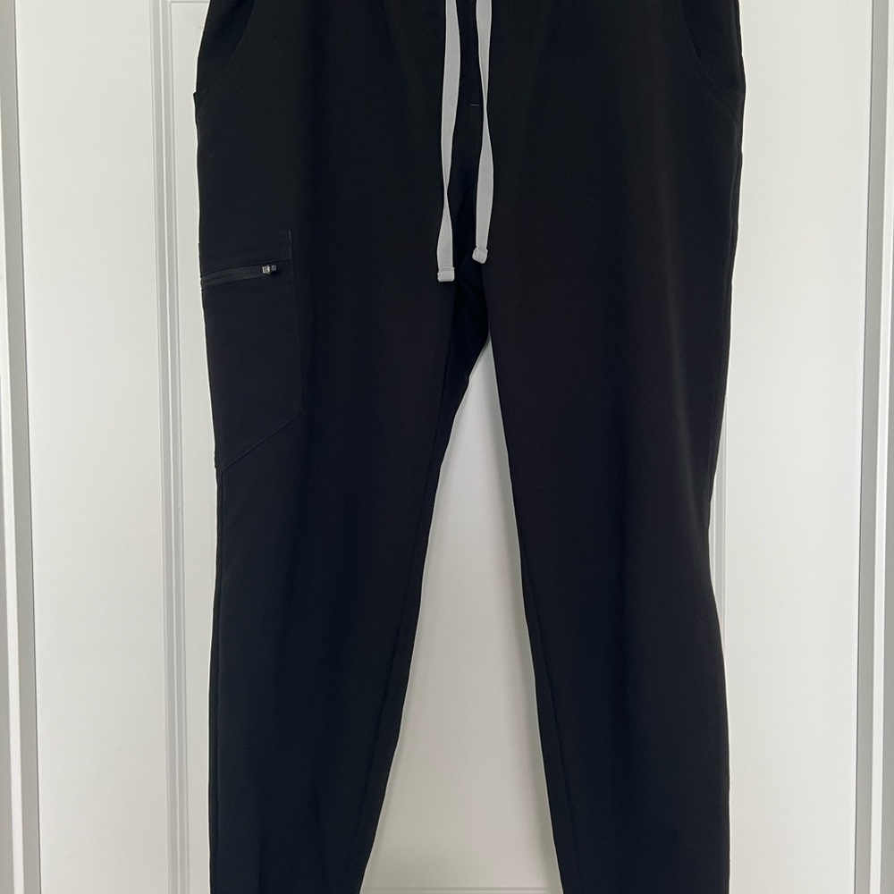 Women’s Figs Black Zemora Jogger Scrub Pants